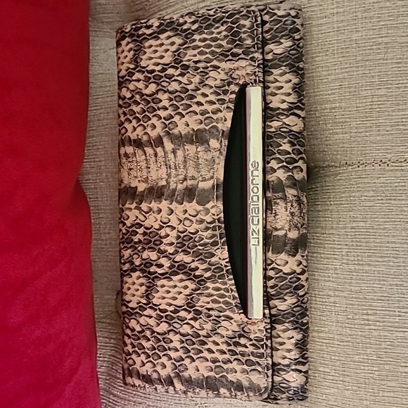 LIZ CLAIBORNE Ladies Snakeskin Wallet - Picture 1 of 13